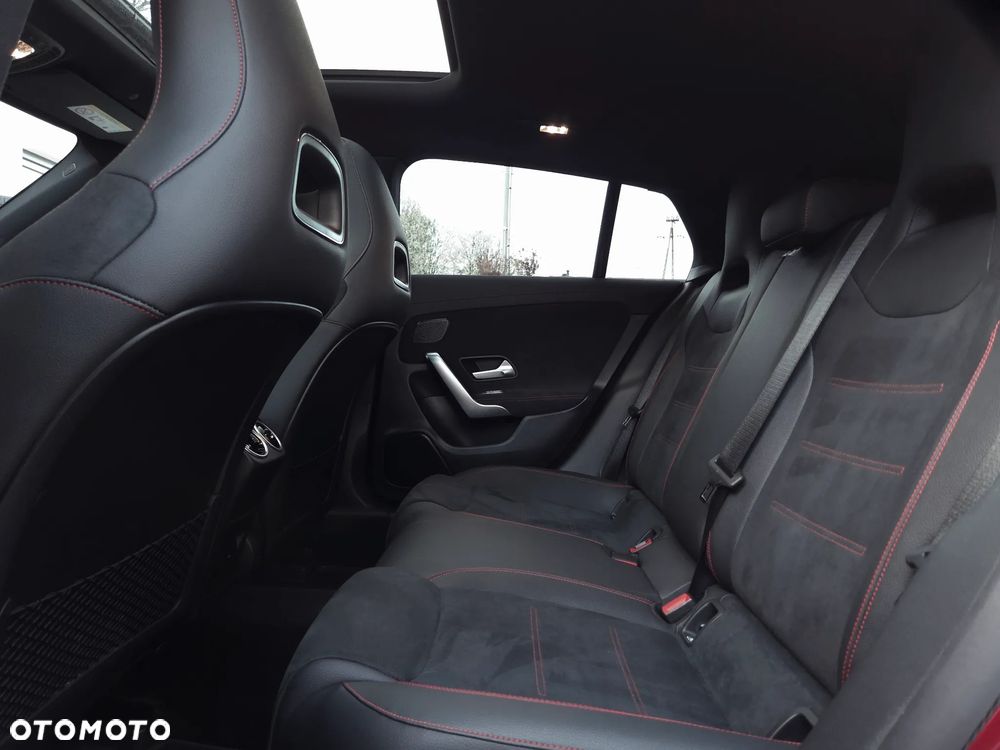 Mercedes-Benz CLA 220 d 4-Matic AMG Line 8G-DCT - 17