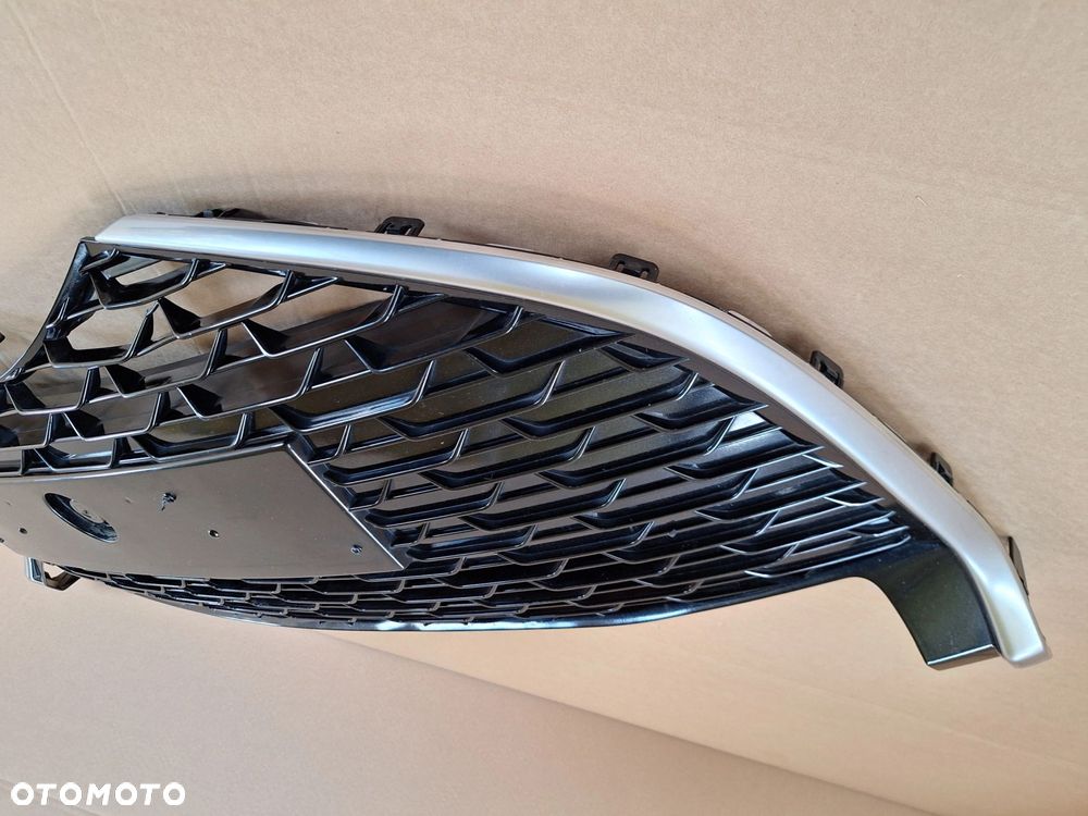 TOYOTA YARIS III LIFT 14-17 KRATKA ATRAPA ŚRODKOWA ZDERZAKA PRZÓD+CHROMY ORYG. TOYOTA 53102-0D060 / 53112-0D410 WYSYŁKA - 6