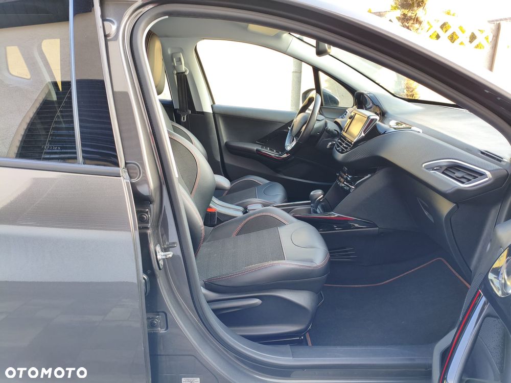 Peugeot 2008 PureTech 110 Stop&Start EAT6 GT-Line Edition - 17