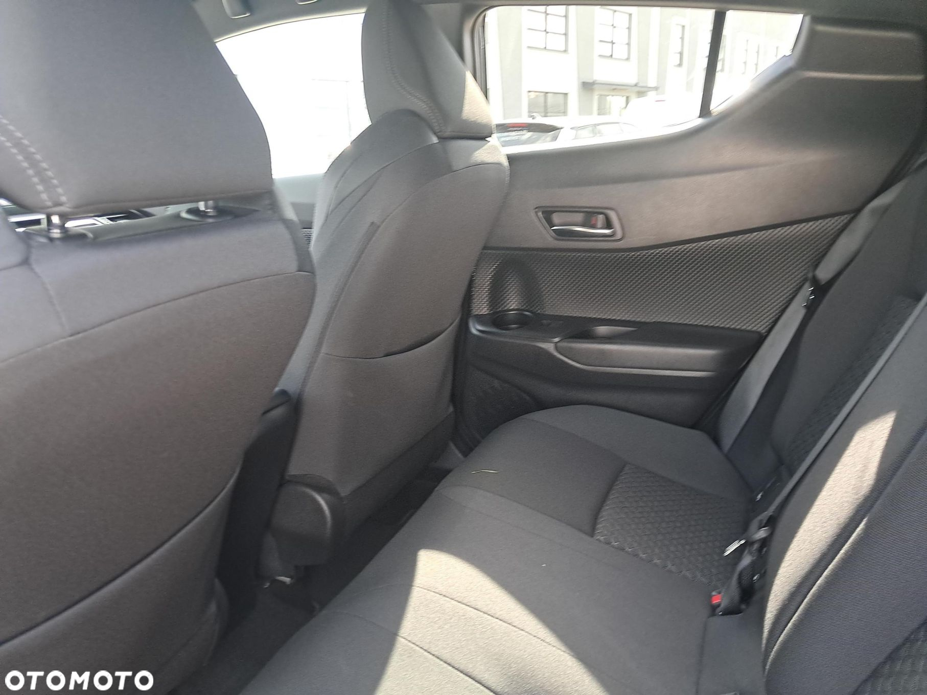 Toyota C-HR - 10