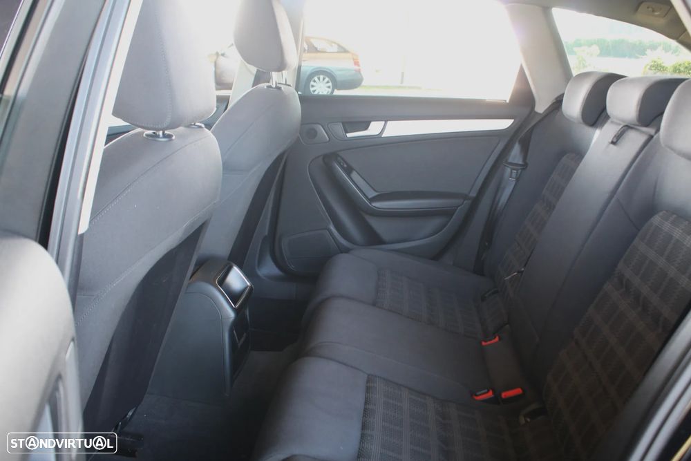 Audi A4 Avant 2.0 TDI DPF S line Sport Pack - 40