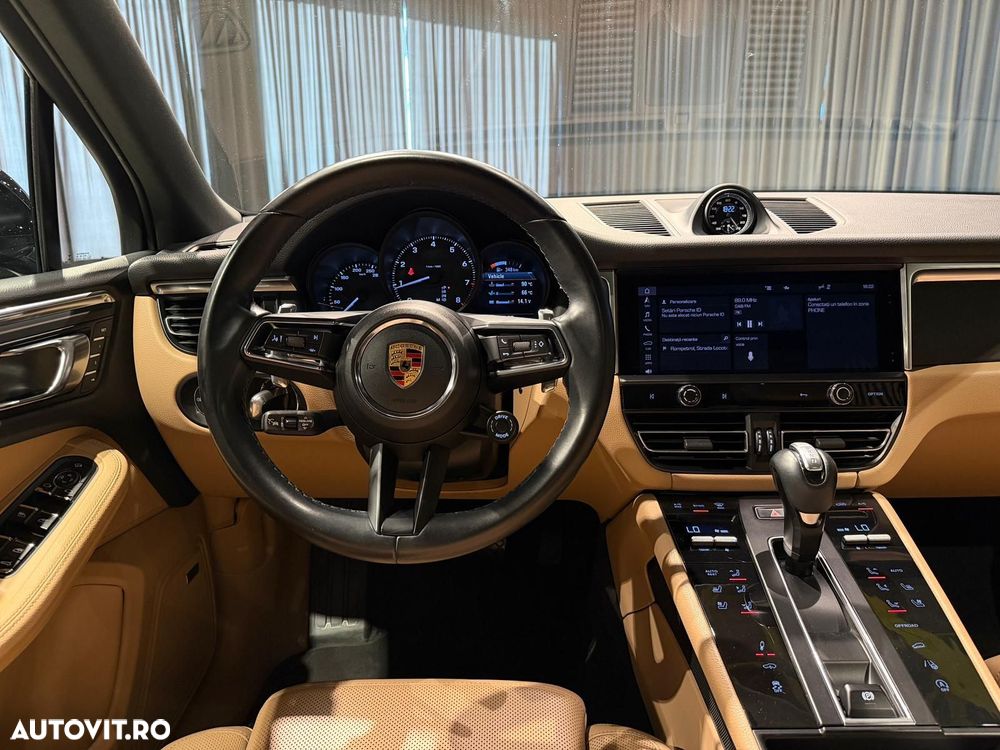 Porsche Macan - 12
