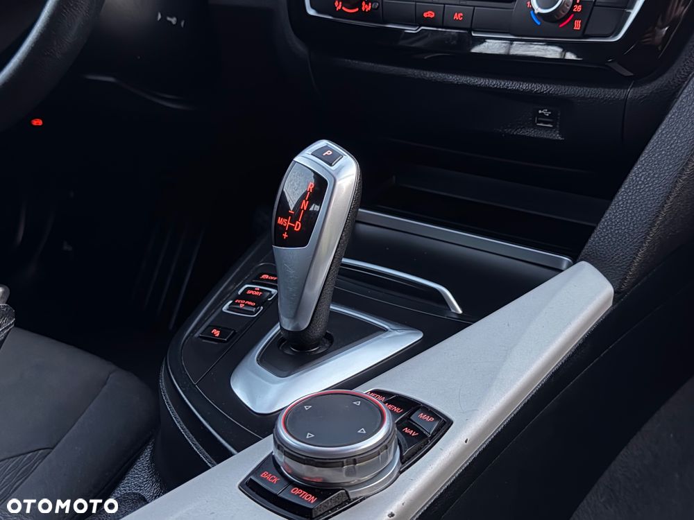 BMW Seria 3 318d - 17
