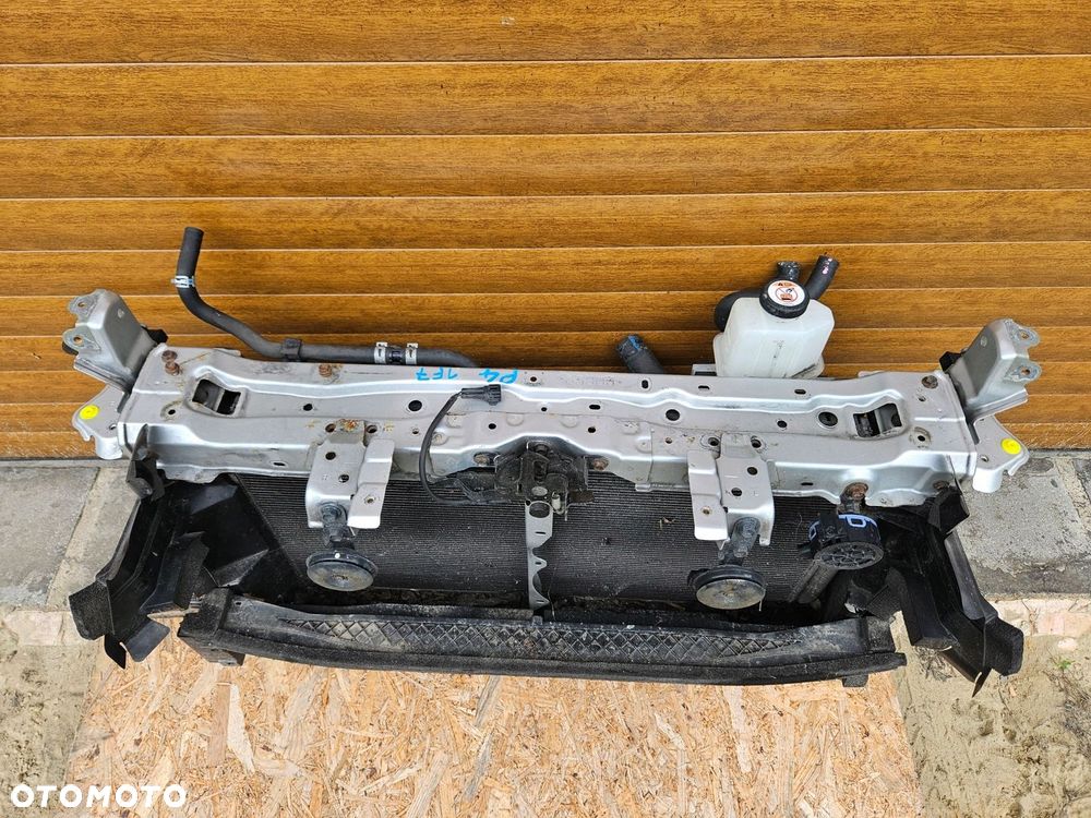 TOYOTA PRIUS IV 16- PAS PRZEDNI CHŁODNICE BELKA KOMPLET 1F7 - 9