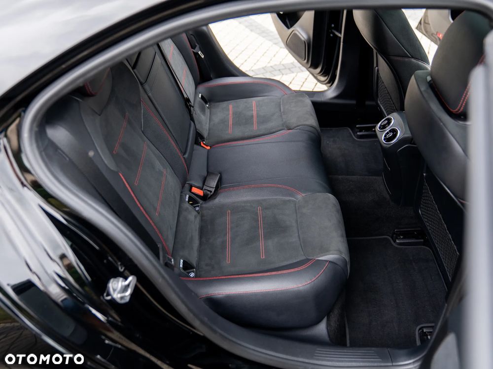 Mercedes-Benz Klasa A 220 4-Matic AMG Line 7G-DCT - 24