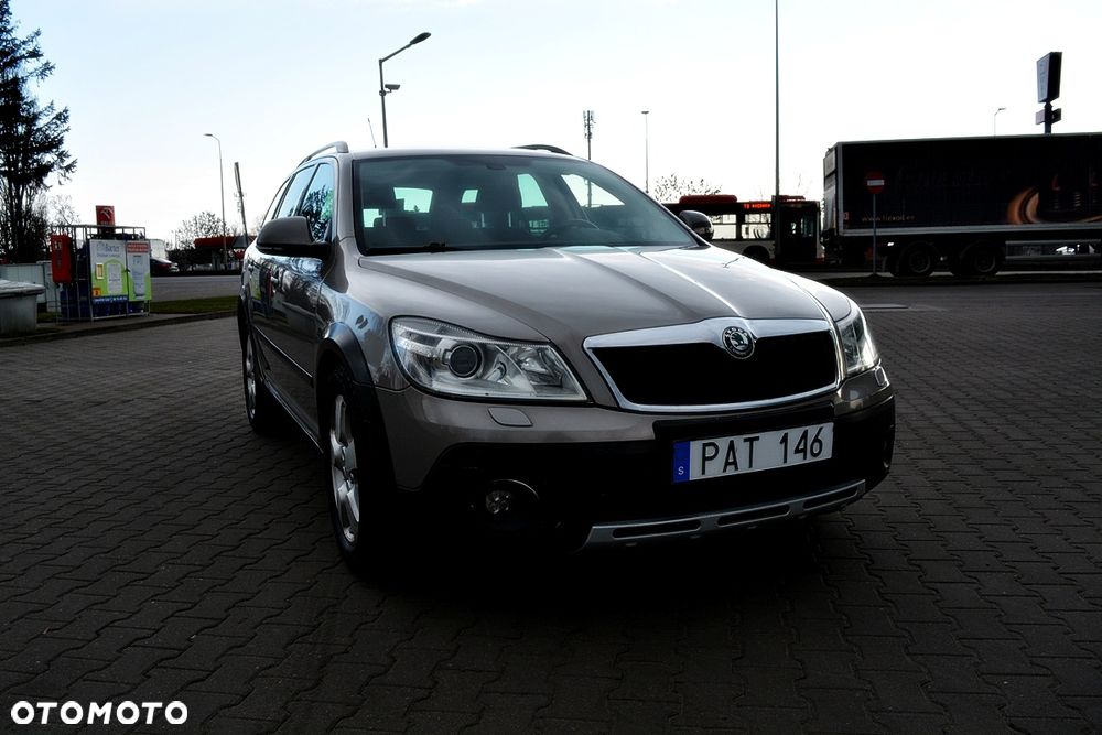 Skoda Octavia 2.0 TDI DPF 4x4 DSG Scout - 3