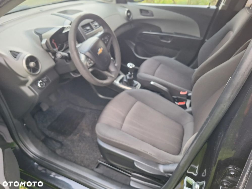 Chevrolet Aveo - 15