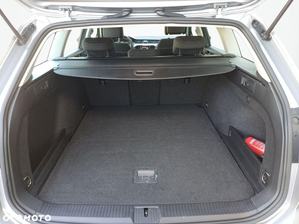 Volkswagen Passat - 19