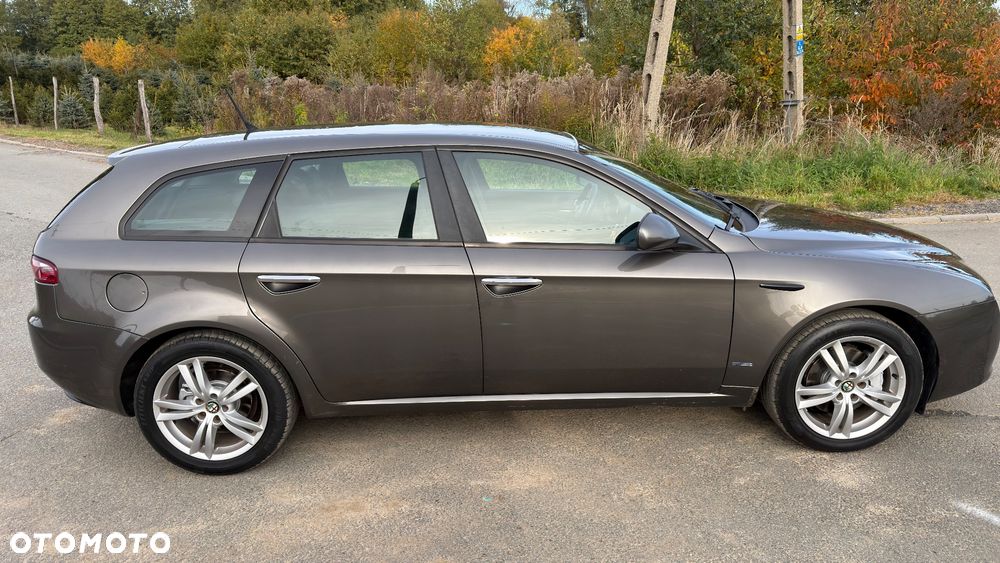 Alfa Romeo 159 2010 photo 5