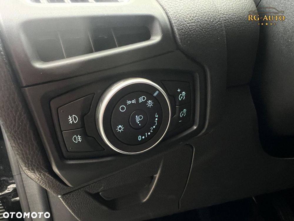Ford Focus - 32