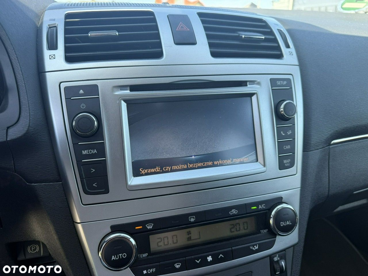 Toyota Avensis - 15