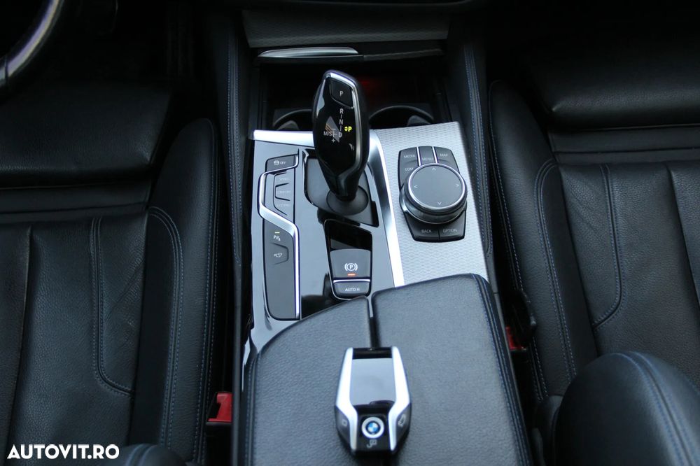 BMW Seria 5 520d xDrive AT - 22