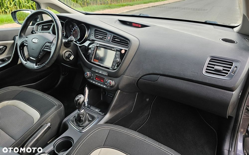 Kia Ceed 1.6 CRDi 128 Platinum Edition - 15