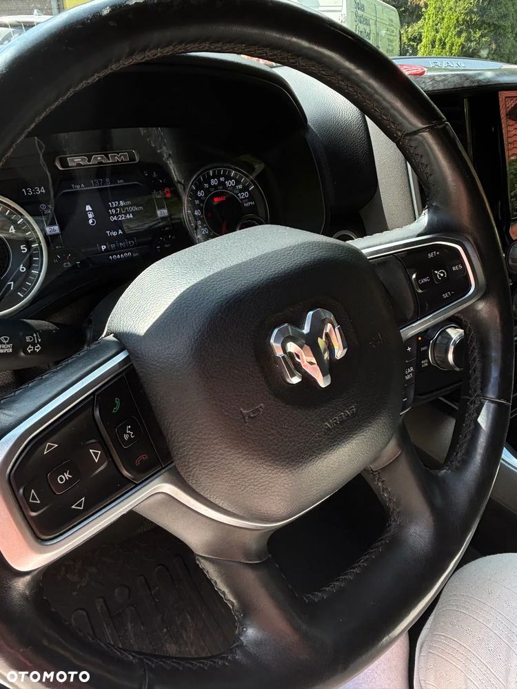 RAM 1500 Crew Cab Shortbed Bighorn - 12