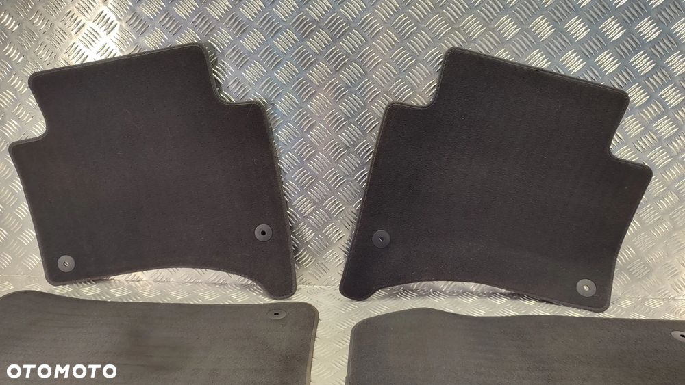 VW TOUAREG 7L 03-09R WYCIERACZKI DYWANIKI WELUROWE CZARNE KOMPLET PRZOD TYL 7L6862477 ORYGINAL - 2