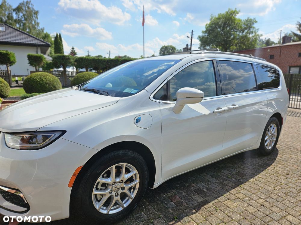 Chrysler Pacifica - 2