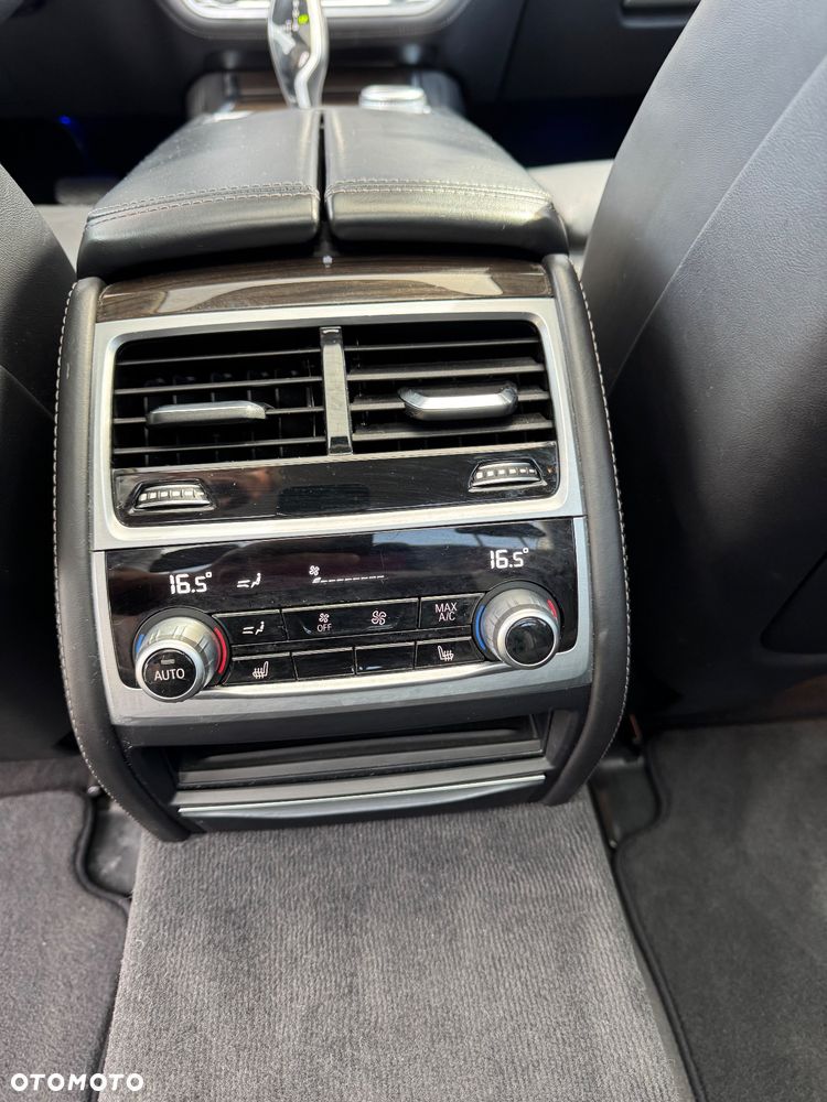 BMW Seria 7 740Li - 29