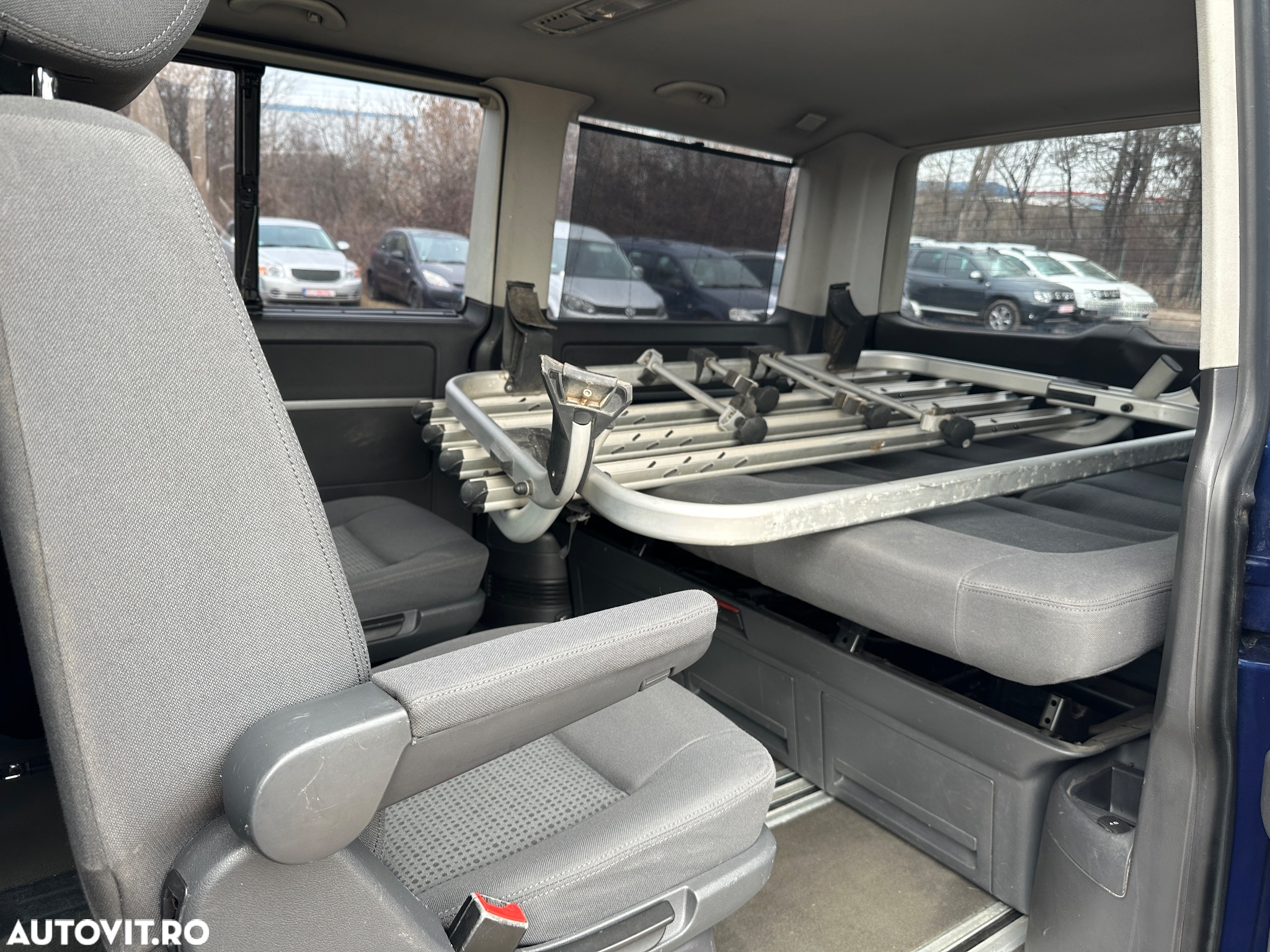 Volkswagen Multivan - 11