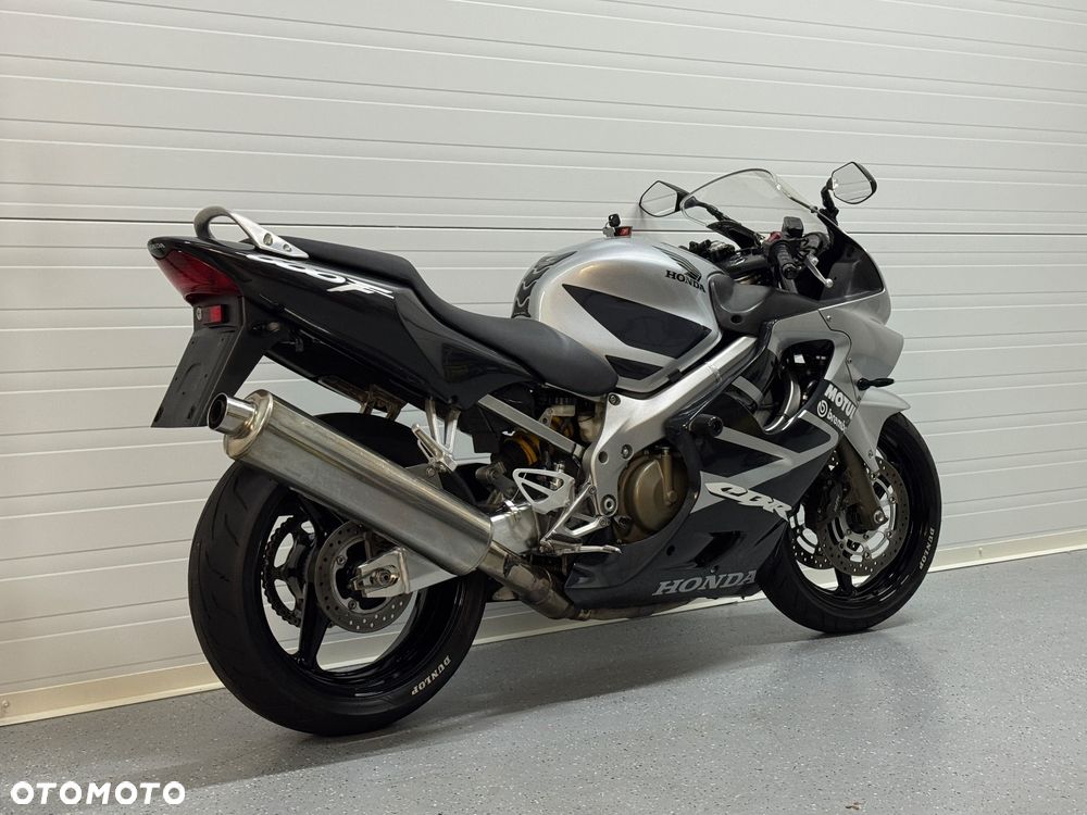 Honda CBR - 3