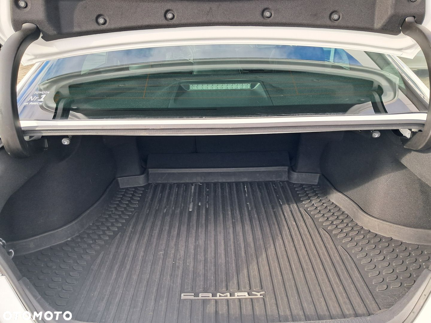 Toyota Camry - 17