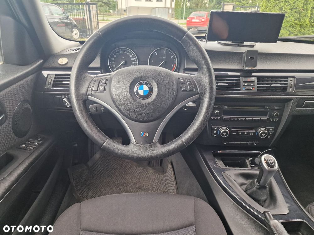 BMW Seria 3 318d DPF - 20