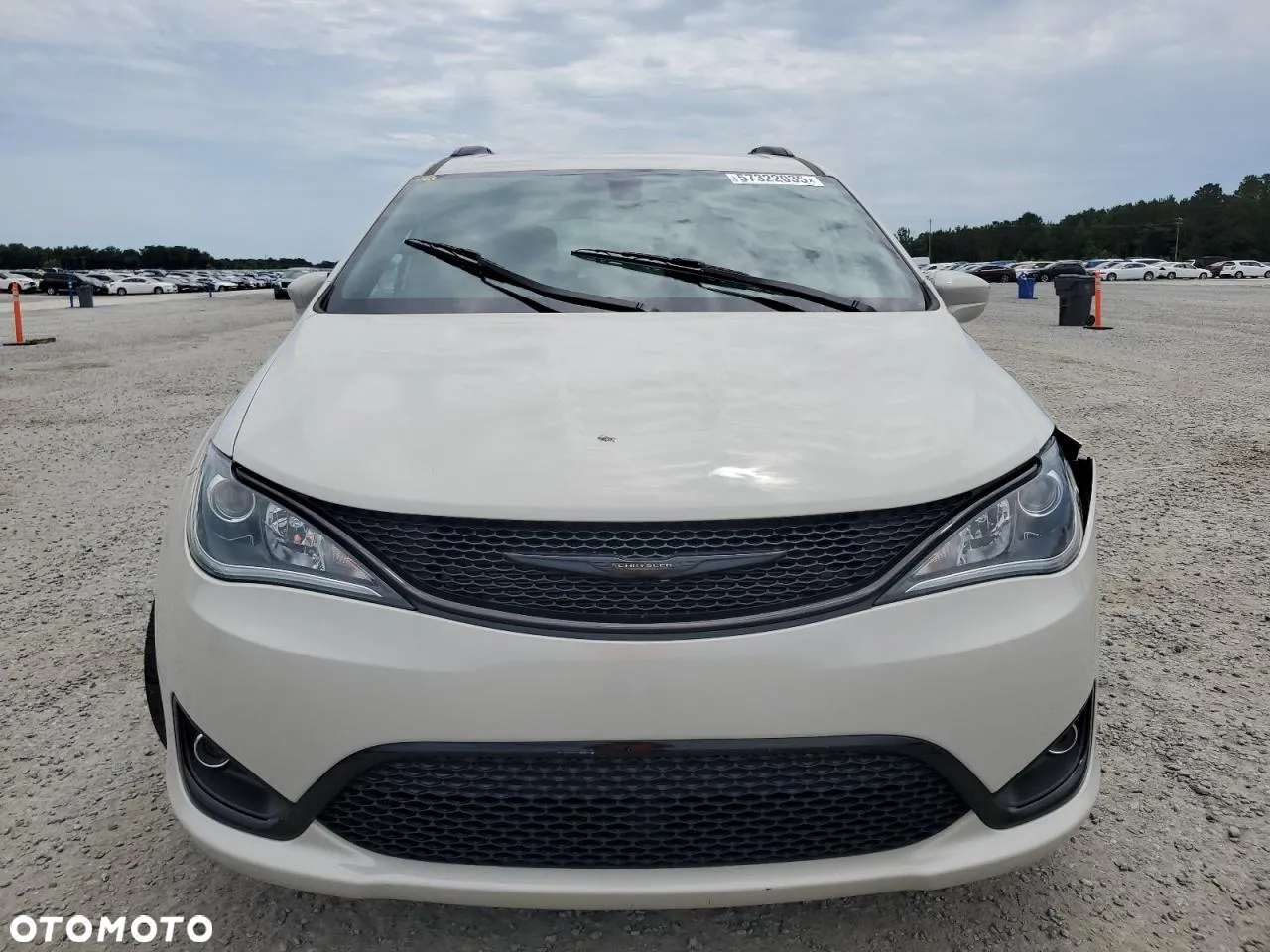 Chrysler Pacifica - 5