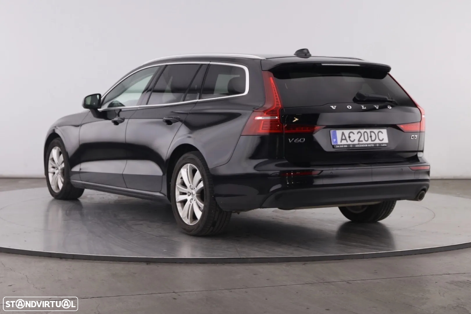 Volvo V60 2.0 D3 Momentum Plus Geartronic - 4