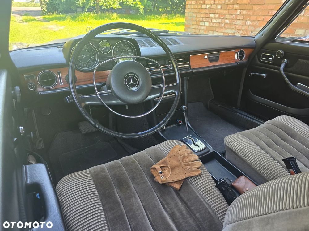 Mercedes-Benz 280 - 4