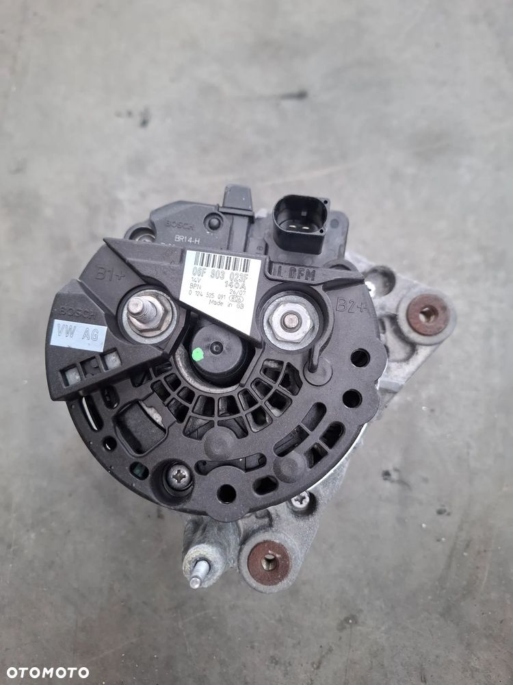 Audi TT 2.0 TFSI alternator 06F903023F - 4