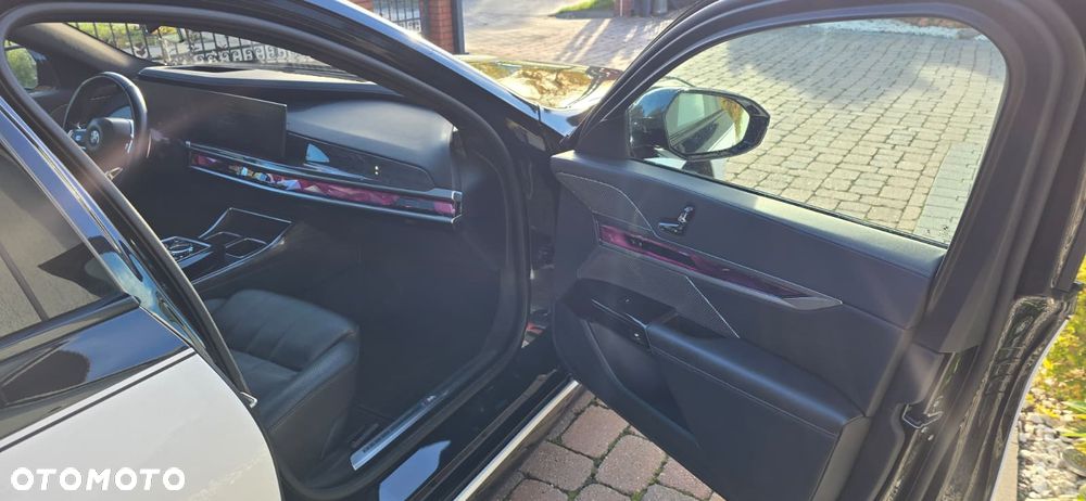 BMW Seria 7 - 10