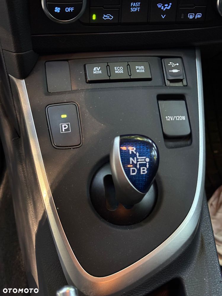 Toyota Auris 1.8 HSD Luna - 32