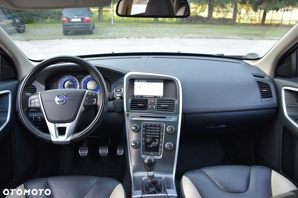 Volvo XC 60 D5 AWD RDesign - 22