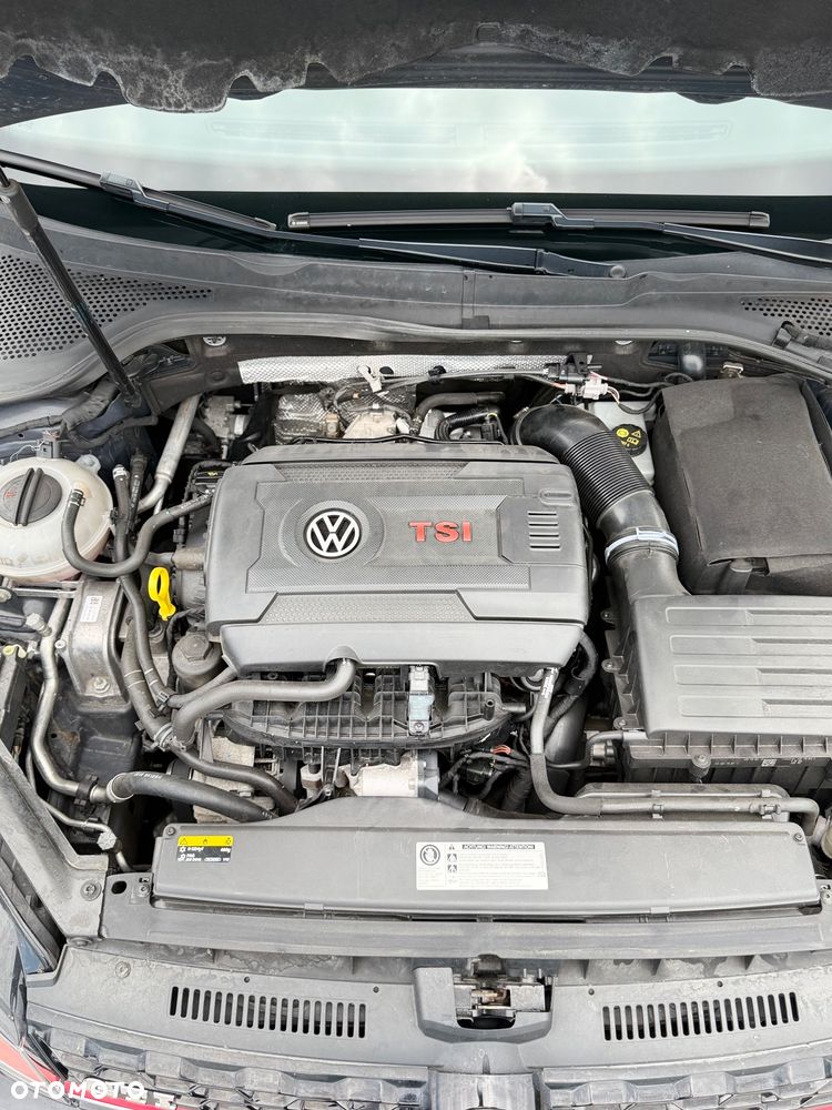 Volkswagen Golf - 28