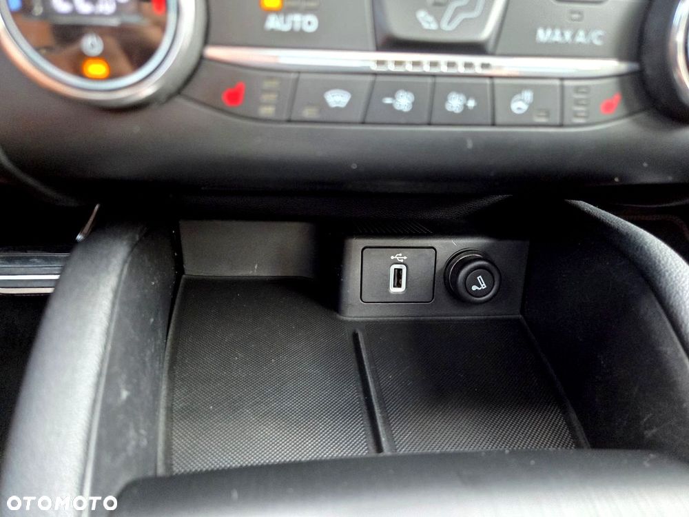 Ford Focus 1.5 EcoBlue Start-Stopp-System ST-LINE - 22
