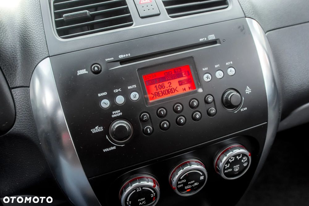 Suzuki SX4 1.6 GS / Premium - 28