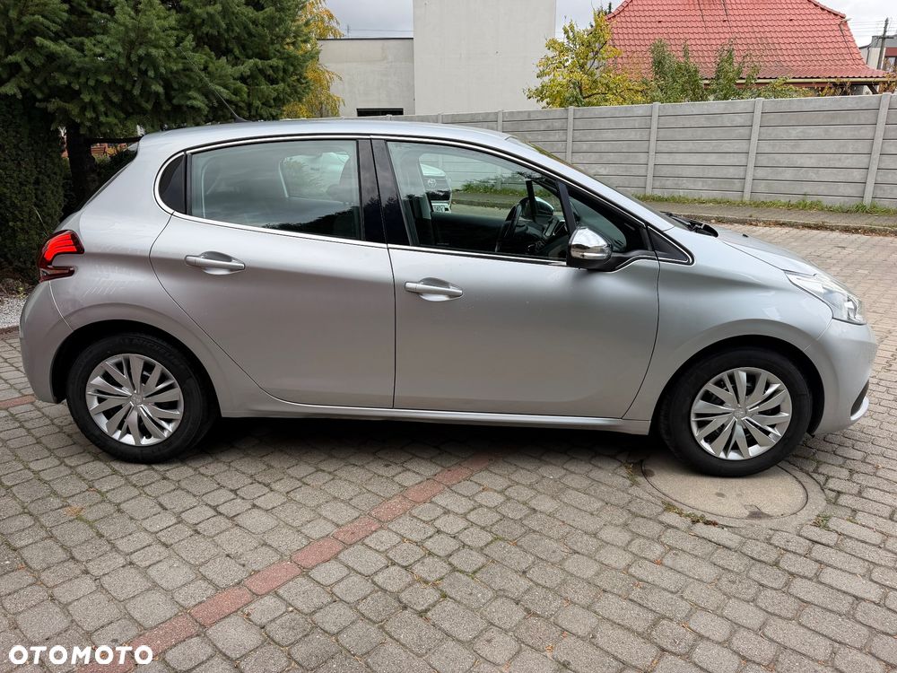 Peugeot 208 2018 photo 4