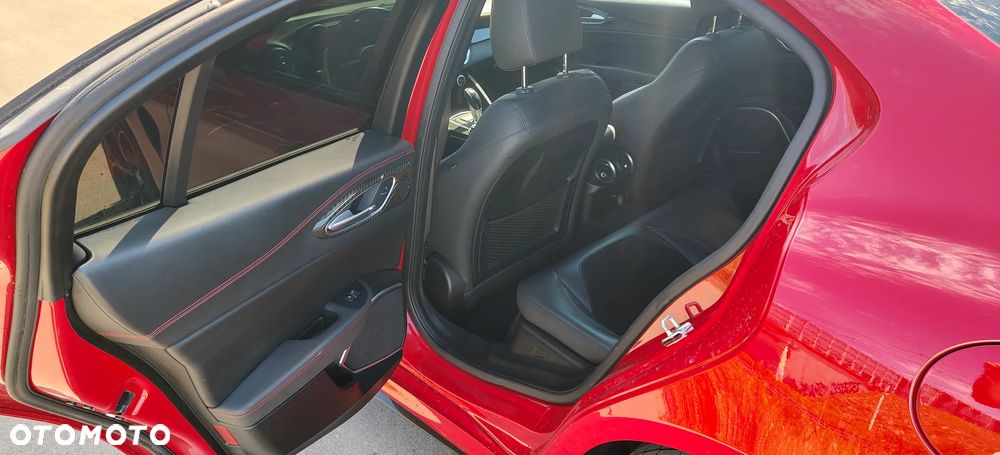 Alfa Romeo Giulia 2.9 Bi Turbo V6 Quadrifoglio - 9