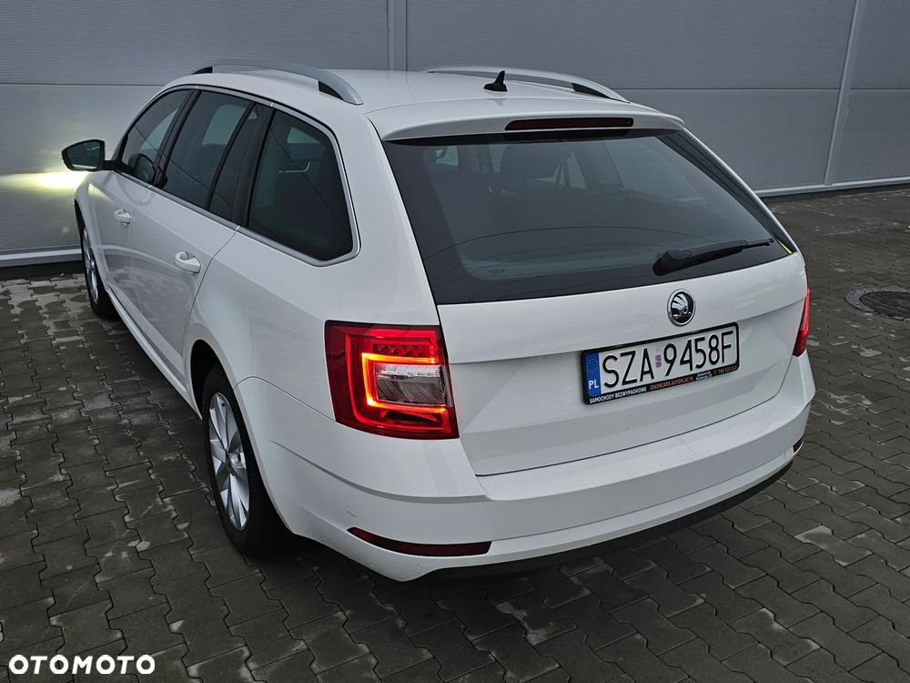Skoda Octavia 1.6 TDI DSG Ambition - 17