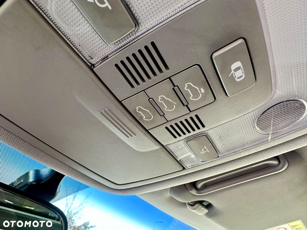 Kia Sportage 1.6 GDI 2WD ISG Dream-Team Edition - 29