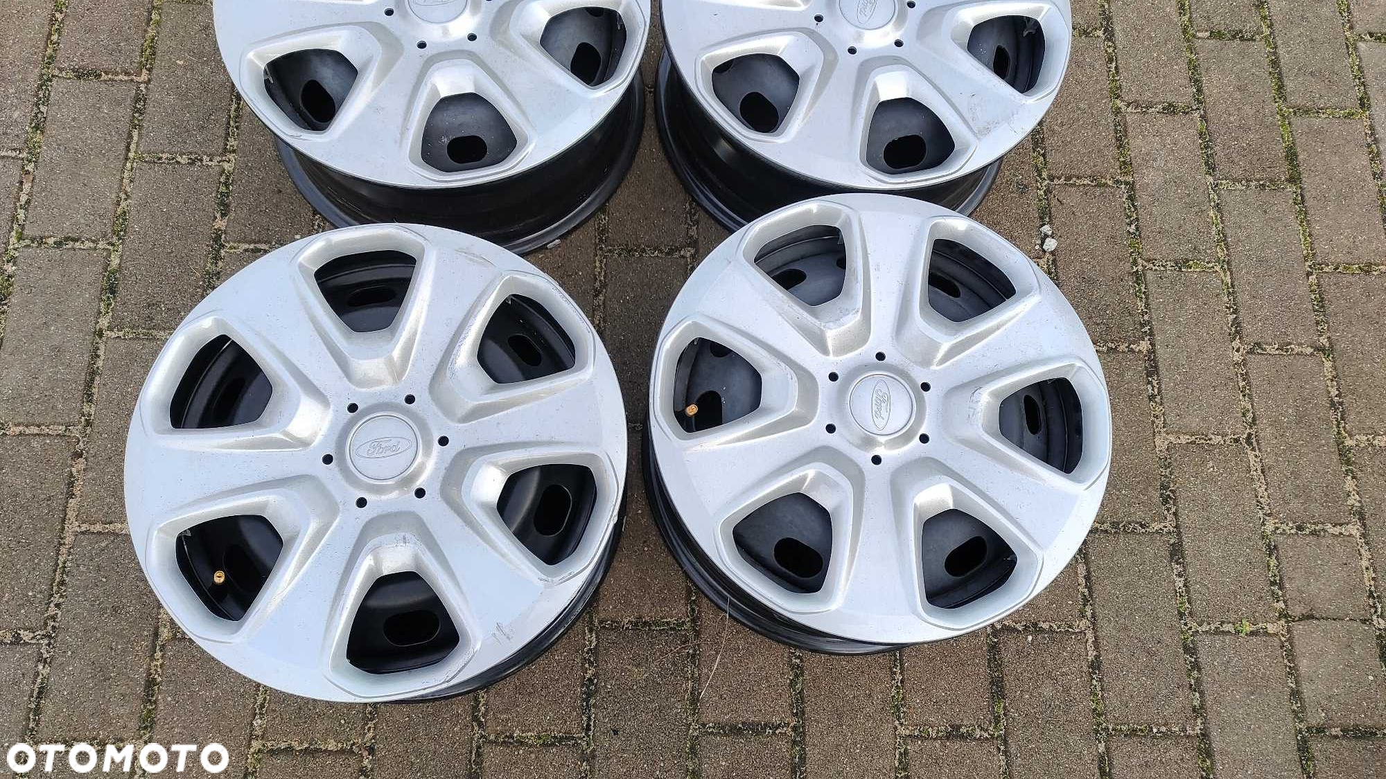 Felgi Stalowe Ford B-MAX 15 4x108 et37,5 Kołpaki - 2