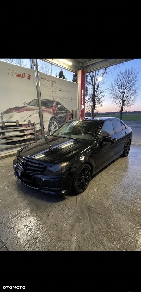 Mercedes-Benz Klasa C 220 CDI DPF Automatik BlueEFFICIENCY Avantgarde - 2