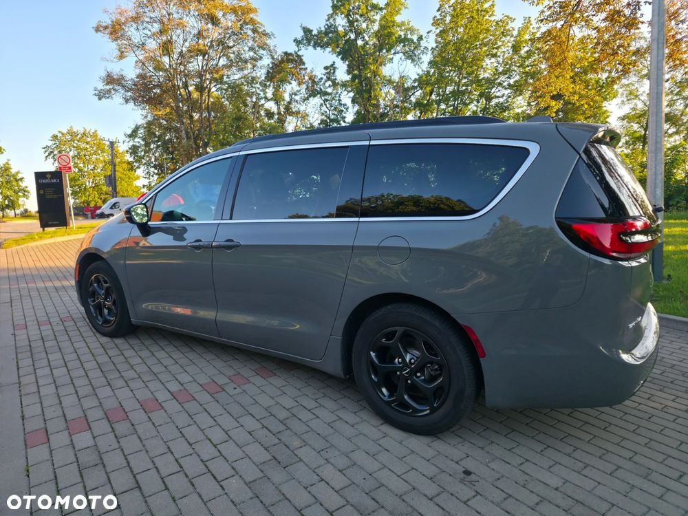 Chrysler Pacifica - 8