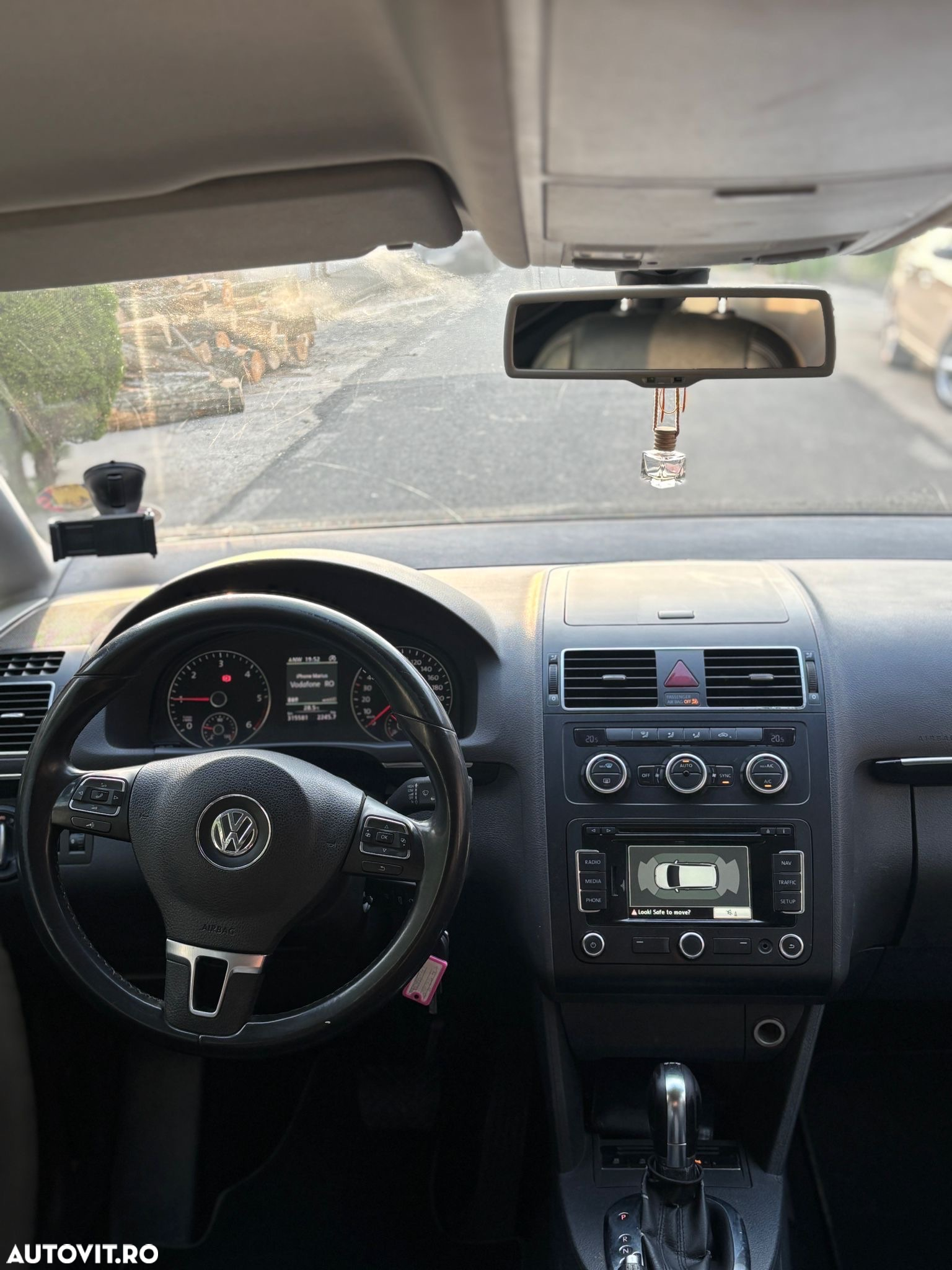 Volkswagen Touran - 2