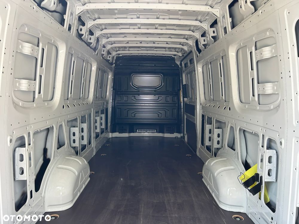 Volkswagen CRAFTER L5H2 NAJDŁUŻSZY LONG / POLIFT VIRTUAL / GWARANCJA + PAKIET SERWISOWY DO 2030 ROKU / JEDYNIE 5 TYŚ. KM PRZEBIEGU / KAMERA COFANIA / SILNIK 140 KM !! - 13