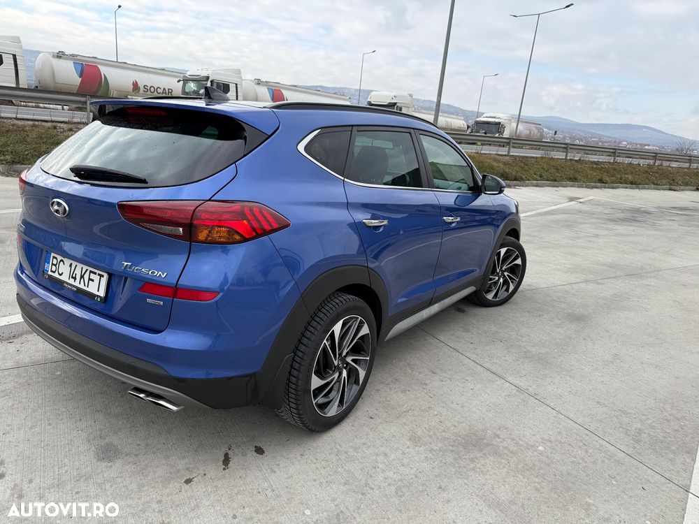 Hyundai Tucson 2.0 CRDI 4WD 8AT Luxury - 3
