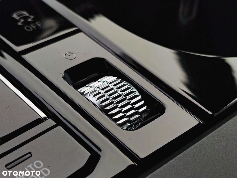 Volkswagen Touareg - 25