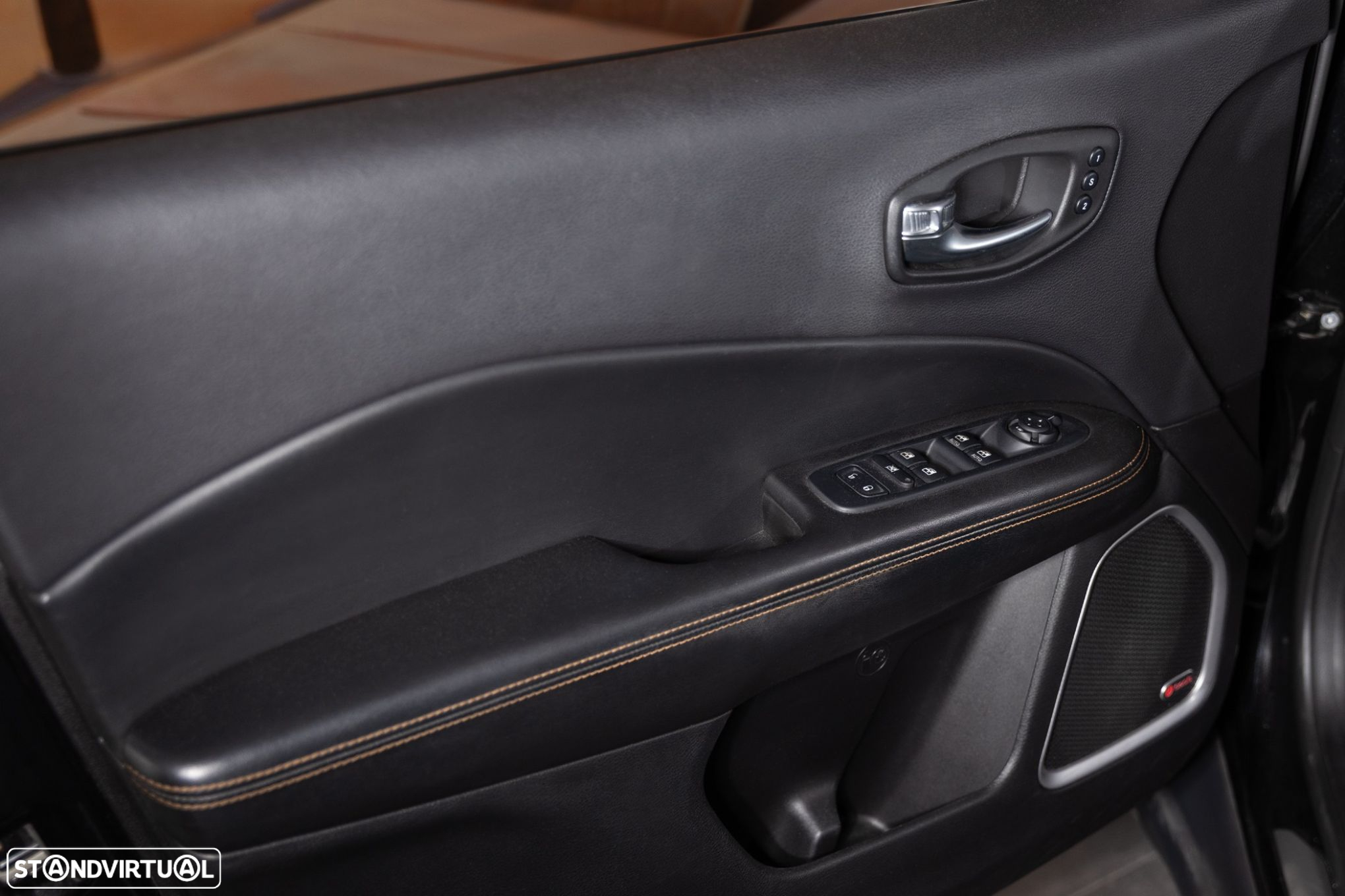 Jeep Compass 1.6 M-Jet Limited - 22
