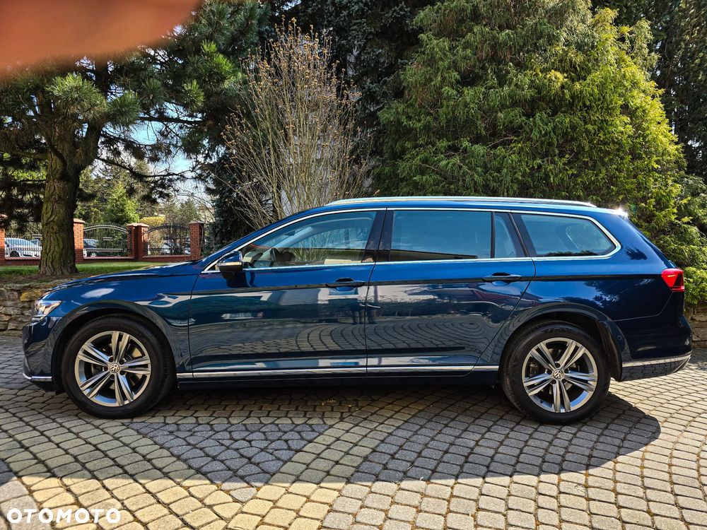 Volkswagen Passat Variant 2.0 TDI EVO Elegance DSG - 4