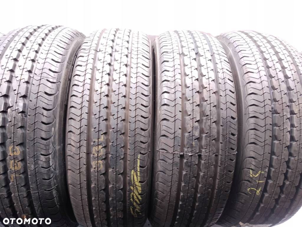 Pirelli Chrono Camper 225/75 R16CP 116R 2023 8mm - 1