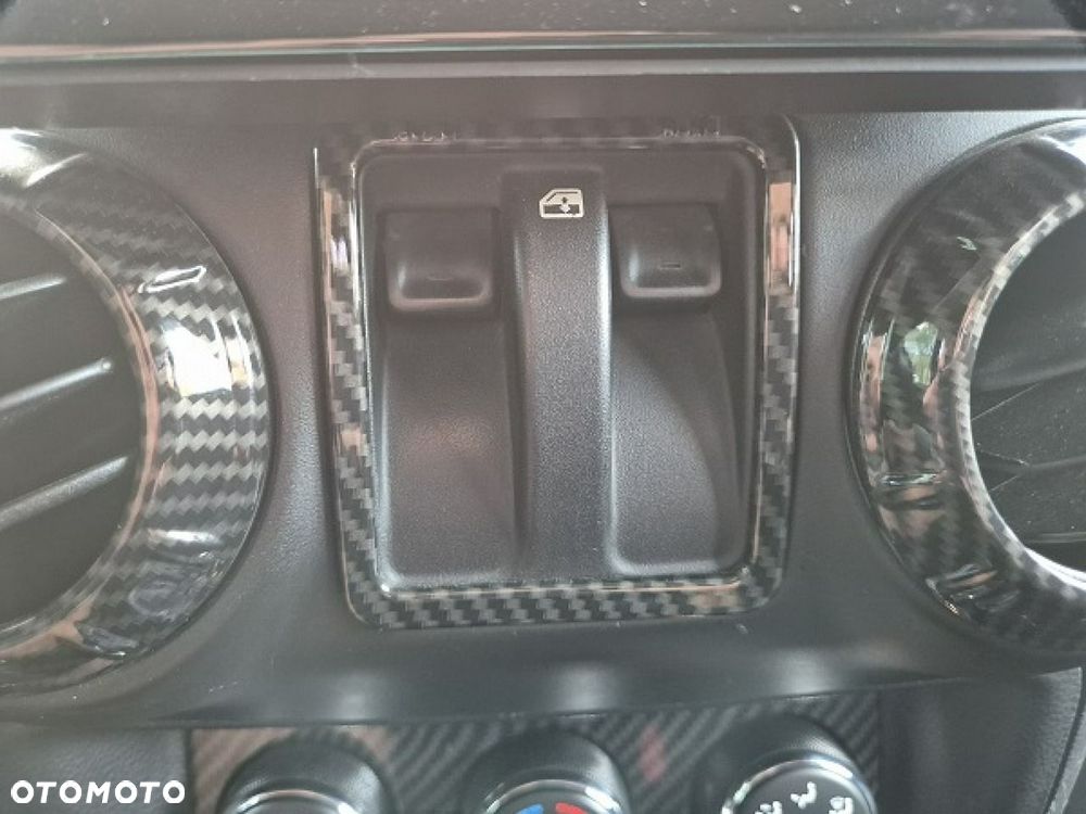 Jeep Wrangler - 31